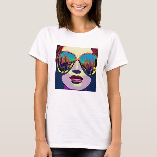 Abstracte Vrouw in Zonnebril met Stadsbezinning T-shirt (Voorkant)