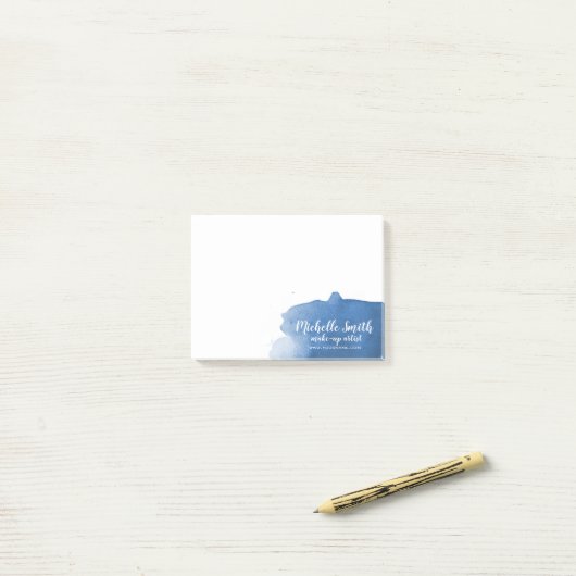 Abstracte waterverf blauw kleur splash brush strok post-it® notes (Op bureau)