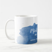 Abstracte waterverf blauwe kleur spatpenseelstreek koffiemok (Links)