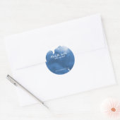 Abstracte waterverf blauwe kleur spatpenseelstreek ronde sticker (Envelop)