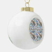 Abstracte waterverf: handgetekende witte achtergro keramische bal ornament (Links)