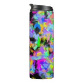 Abstracte willekeurige verf-kleurenexplosie in ber thermosbeker (Geroteerd rechts)