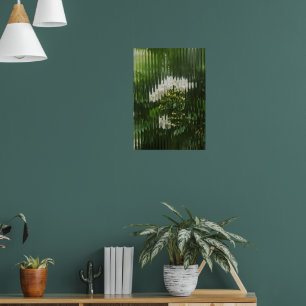 Abstracte witte bloemen door geribd glas Poster