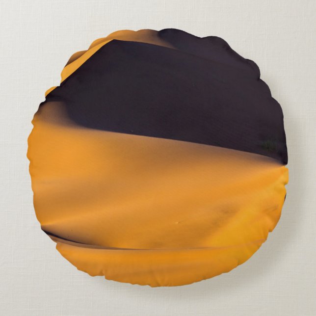Abstracte zandduin rond kussen (Voorkant)