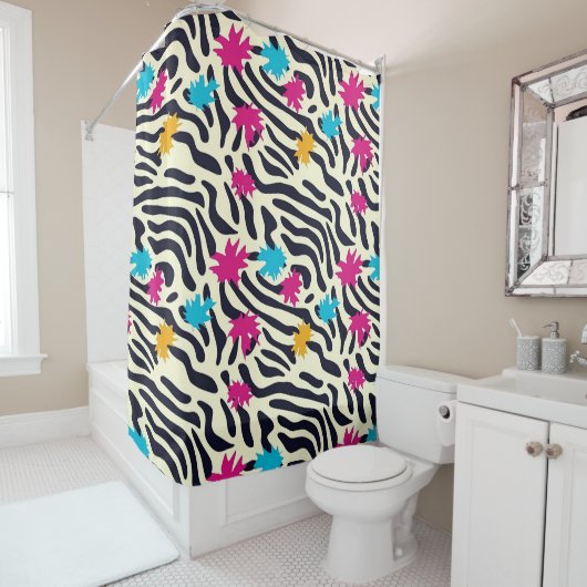 Abstracte zebrastrepen met bladverfsplash douchegordijn (In situ)