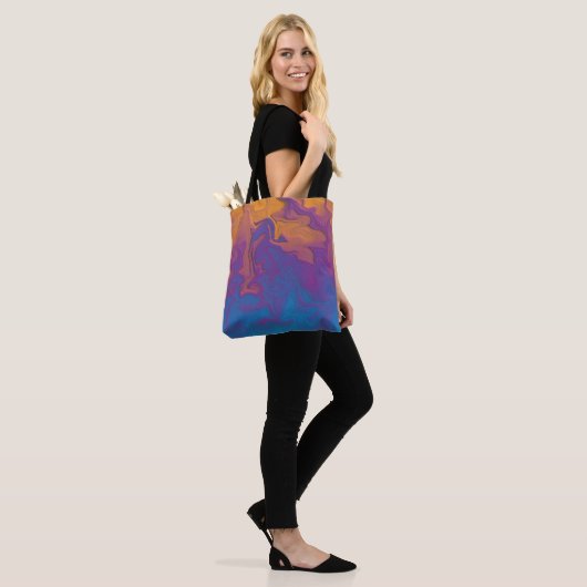 Abstracte zonsondergang tote bag (Op model)