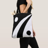 Abstracte zwart-witte golven met cirkels tote bag (Dichtbij)