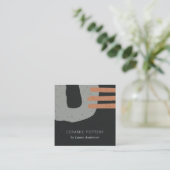 ABSTRACTE ZWARTE GRASTROOST MET KERAMISCHE TEXTUUR VIERKANTE VISITEKAARTJE (Staand voorkant)