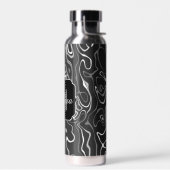 Abstracte zwarte grijze damascus zwemmen Monogram Waterfles (Links)