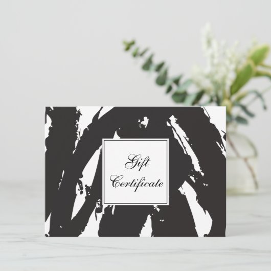 Abstracte zwarte penseelstreken Cadeaucertificaat (Staand voorkant)