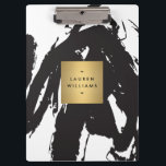 Abstracte zwarte penseelstreken met Gold Name Logo Klembord<br><div class="desc">Coördineert met de Abstracte Zwarte Borstelslagen met het Malplaatje van de Bedrijfs van de Logo van de Gouden Naam Bedrijfskaart tegen 1201AM. Een faux metallic gouden doos met jouw naam of handelsnaam staat echt op de grafische zwarte en witte abstracte kunst. Edgy en elegant. Dit ontwerp maakt deel uit van...</div>