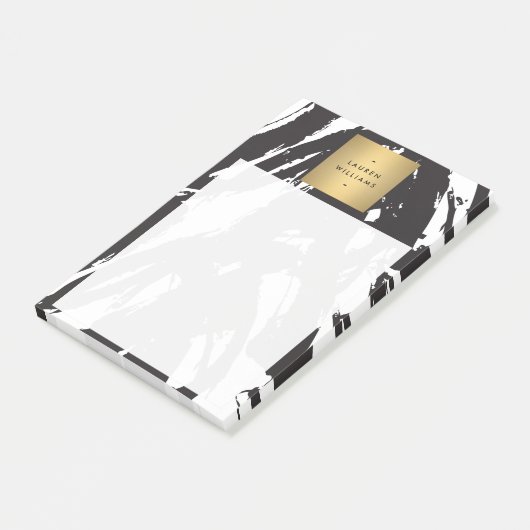 Abstracte zwarte penseelstreken met Gold Name Logo Post-it® Notes (Schuin)