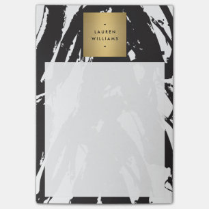 Abstracte zwarte penseelstreken met Gold Name Logo Post-it® Notes