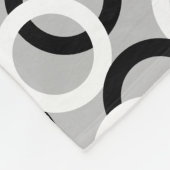 Abstracte Zwarte & Witte Cirkels op Lichtgrijs Fleece Deken (Hoek)