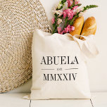 Abuela Romeins jaar vastgesteld Tote Bag<br><div class="desc">Een moderne minimalistische canvas tas om een chique oma te vieren,  dit schone minimalistische tas heeft "Abuela" of uw keuze van oma bijnaam in zwarte serif letters. Aanpassen met het jaar dat ze een grootmoeder werd onder in elegante Romeinse cijfers voor een chique touch.</div>
