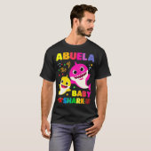 Abuela van de Baby haaiendag Abuela Shark T-shirt (Voorkant volledig)