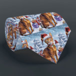 Abyssinian Cat Winter Wonderland Christmas Joy Stropdas<br><div class="desc">Dit feestelijke ontwerp vangt de vrolijke sfeer van het vakantieseizoen, met een schattige pup die een kerstmuts draagt. De kat is genesteld in een winterwonderland, compleet met een sneeuwpop, een versierde kerstboom en prachtig verpakte cadeaus. Sneeuwvlokken herfsten zachtjes en voegen een magische toets toe aan het tafereel, terwijl de levendige...</div>