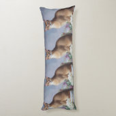 Abyssinian Elegance – Graceful Cat Body Pillow Lichaamskussen (Achterkant (Verticaal))