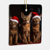 Abyssinien bij de open haard Kerstmis Keramisch Ornament (Rechts)