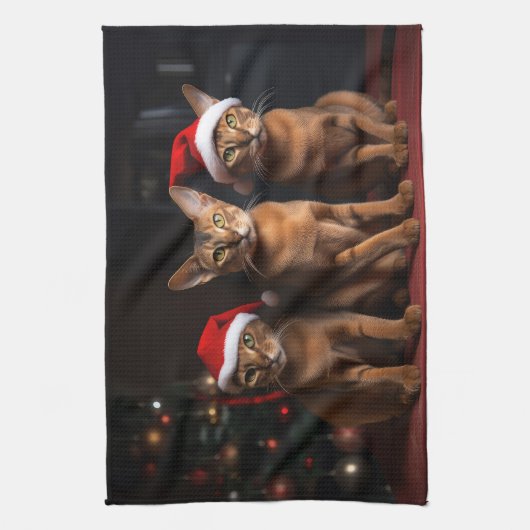 Abyssinien bij de open haard Kerstmis Theedoek (Verticaal)