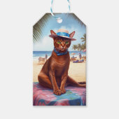 Abyssische kat op strand, zomercadeau voor kattenl cadeaulabel (Voorkant)