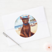 Abyssische kat op strand, zomercadeau voor kattenl ronde sticker (Envelop)