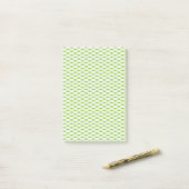 Academisch groen patroon voor succes post-it® notes (Op bureau)