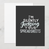 Accountant beoordeelt spreadsheets kaart (Voorkant / Achterkant)