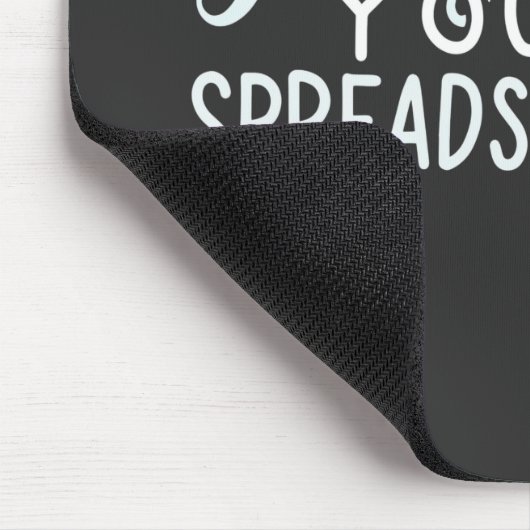 Accountant beoordeelt spreadsheets muismat (Hoek)