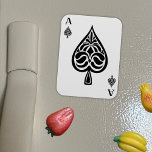 Ace of Spades Black and White Spelling Kaart Magneet<br><div class="desc">Dit ontwerp is gemaakt om eruit te zien als een ruimte van schoppenspeelkaart of een trommelkaart,  en biedt een  schildering in zwart-wit.</div>