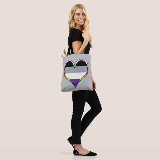 Ace Pride Heart Canvas tas (Op model)