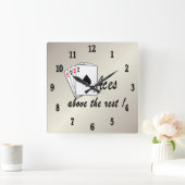 Aces boven de Rest Gold Vierkante Klok (Huis)