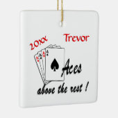 Aces boven de rustnaam op datum keramisch ornament (Rechts)