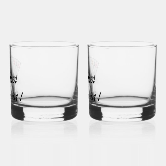 Aces boven het rustglas whisky glas (Links)