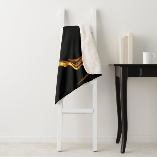 Achempong Opulent Swirl  Liquid Luxury Gold Black Sherpa Deken (In situ)