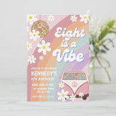 Acht is een vibe 8e verjaardag uitnodiging (Staand voorkant)