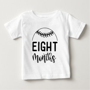 Acht maanden honkbal baby mijlpaal -