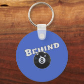 Achter de Acht Bal | Grappig "Achter de 8 Ball" Sleutelhanger (Achterkant)