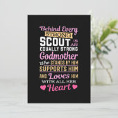 Achter de scout zit een sterke godmoeder save the date (Staand voorkant)
