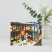 Achter de teller bij de Drugstore Briefkaart (Staand voorkant)