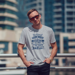 Achter elke geweldige dochter is geweldige papa te t-shirt
