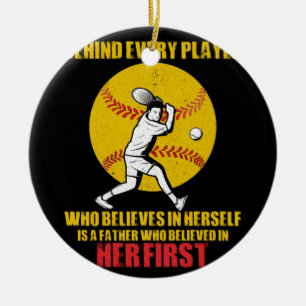 Achter elke speler is een vader Softball pa Keramisch Ornament