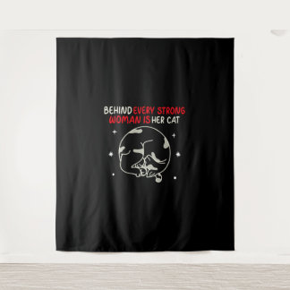 Achter elke sterke vrouw zit haar kat wandkleed