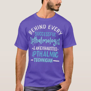 Achter elke succesvolle oftalmoloog zit een Exha T-shirt