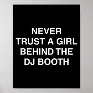 Achter het dj-podium grappige techno edm festival poster