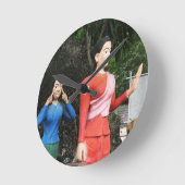 Achter je rug kijken ronde klok (Hoek)