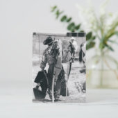 Achter uitzicht van cowboy vervoerend toestel briefkaart (Staand voorkant)