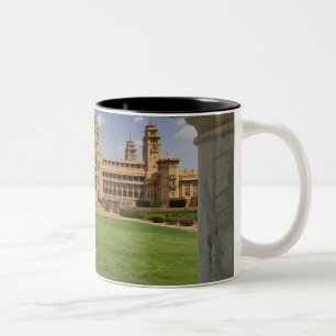 Achteraanzicht van Umaid Bhawan Palace hotel, Jodj Tweekleurige Koffiemok