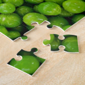 Achtergrond groene erwten legpuzzel (Zijkant)