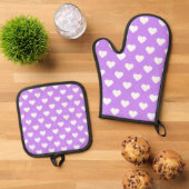 Achtergrond hartpatroon ovenwant & pannenlap set (Top down)